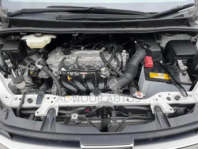 Toyota Noah 2021 Pearl