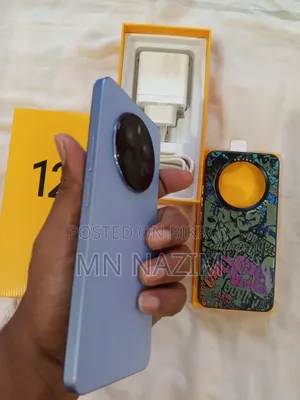 রিয়েলমি ১২ ২৫৬ জিবি নীল