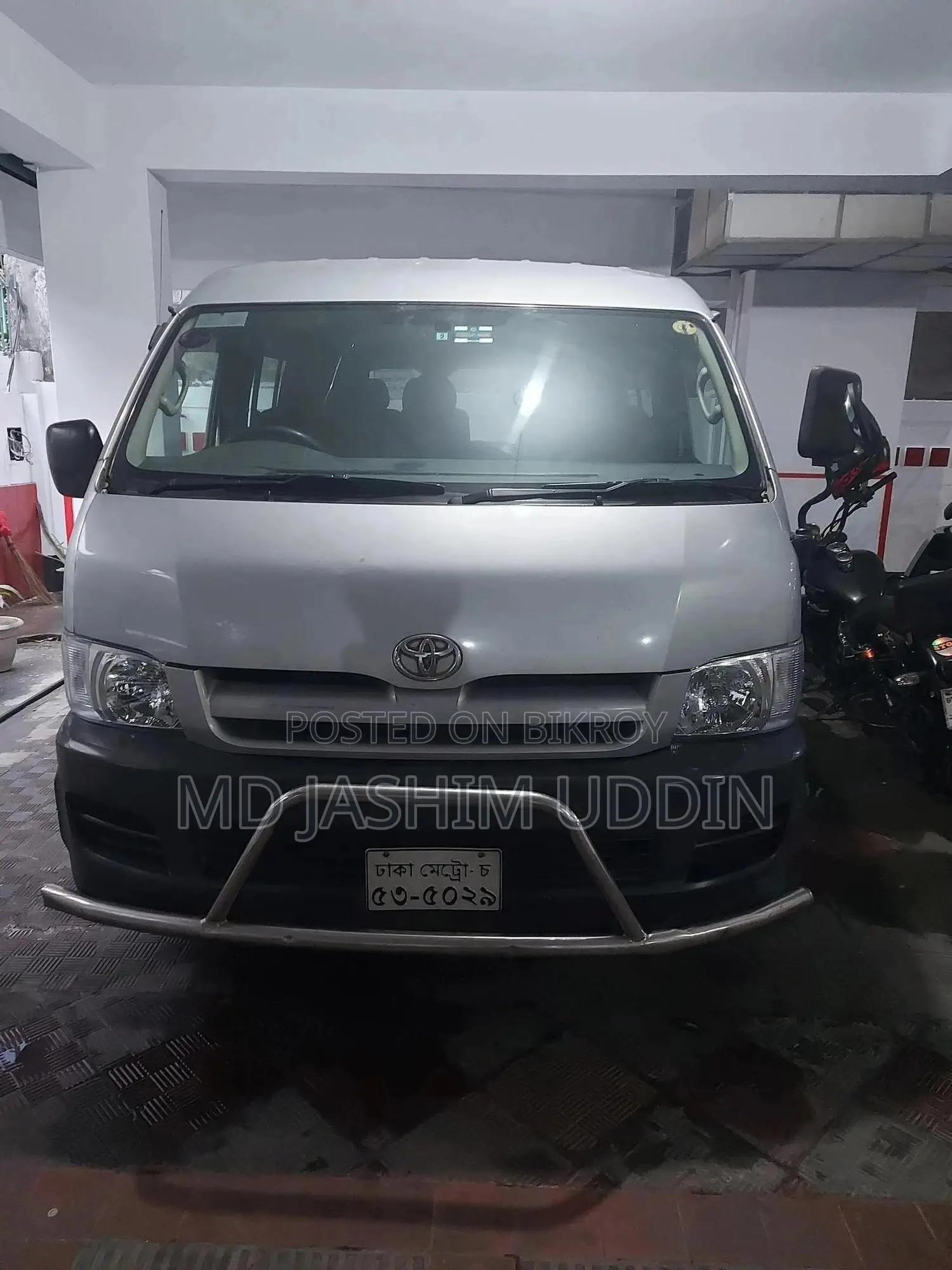 Toyota HiAce 2005 Silver