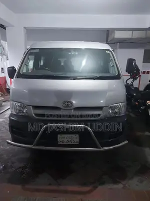 Toyota HiAce 2005 Silver
