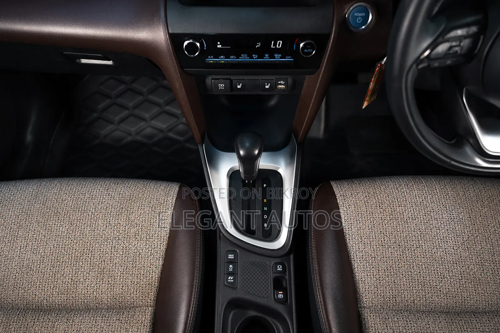 Toyota Yaris Cross 1.5 Hybrid FWD 2021 Pearl