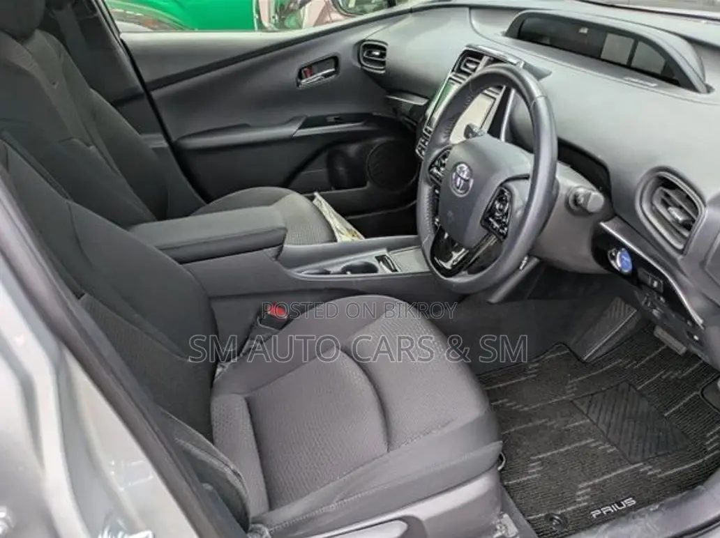 Toyota Prius 2021 Silver