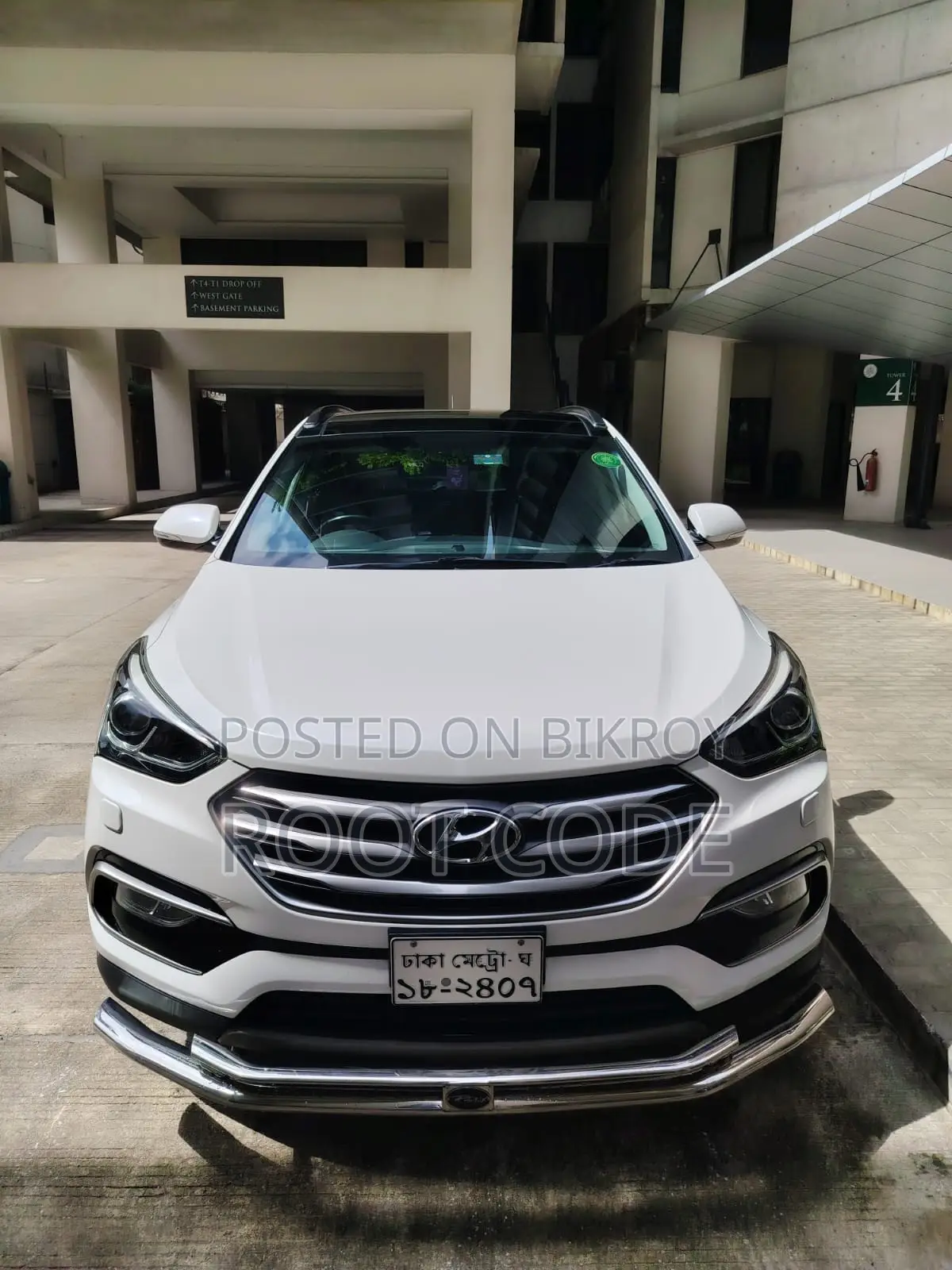 Hyundai Santa Fe 2017 White