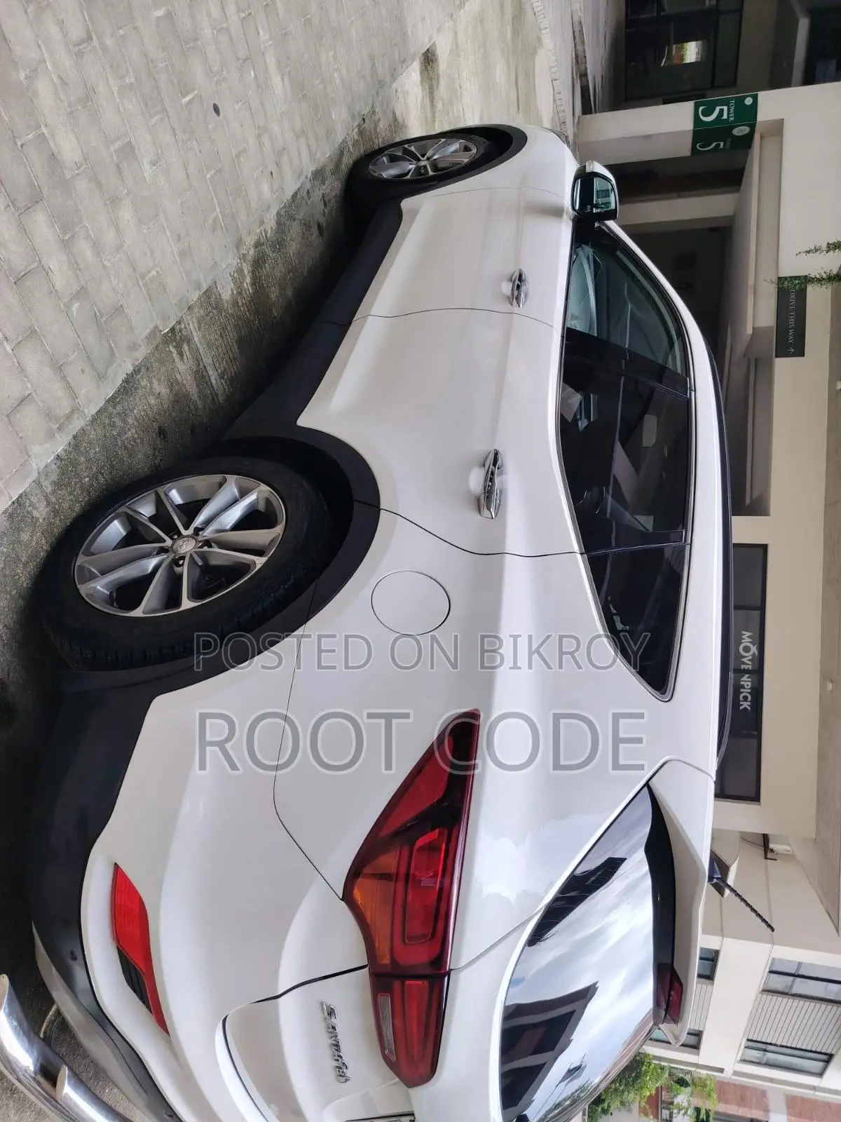 Hyundai Santa Fe 2017 White