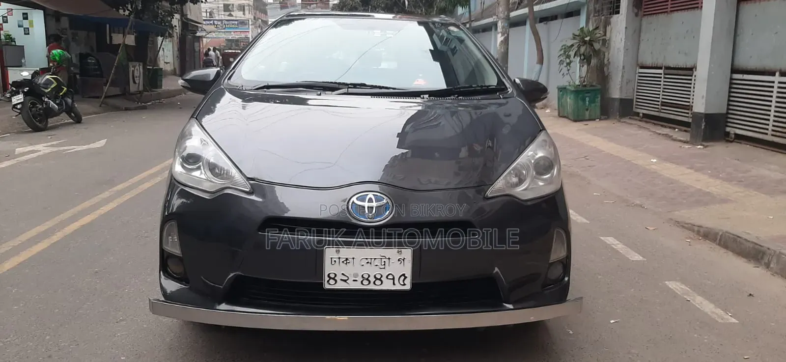 টয়োটা অ্যাকোয়া ২০১৩ গ্রে