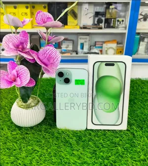 Apple iPhone 15 128 GB Green