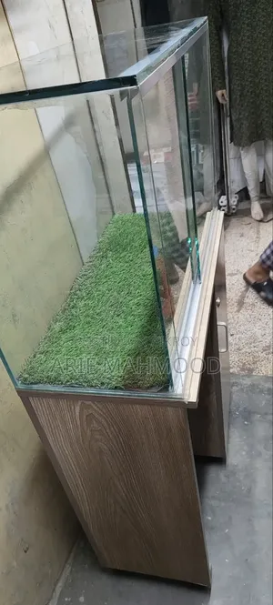 গ্লাস টেবিল (মোবাইল / সার্ভিসিং এর জন্য)