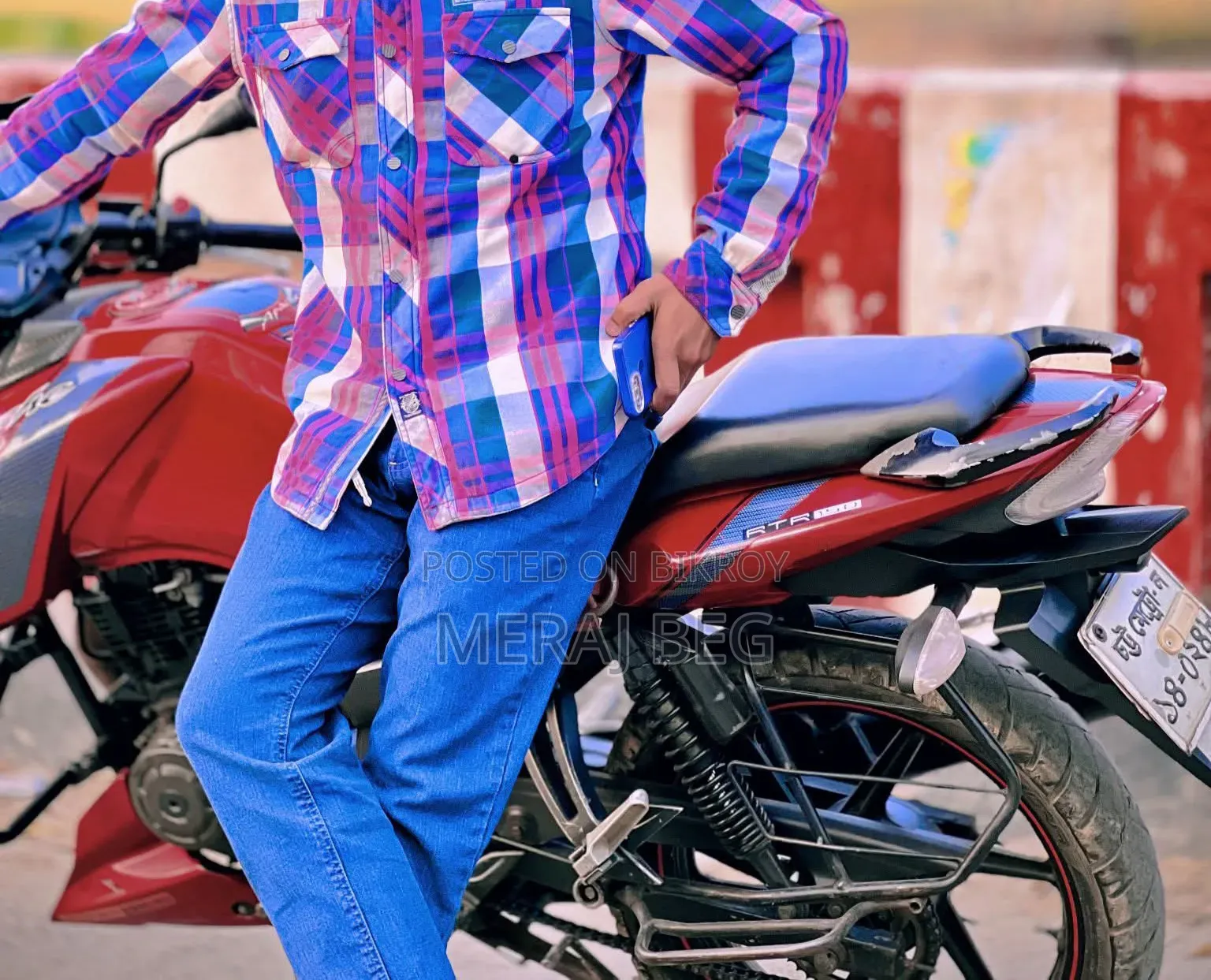 টিভিএস ২০১৮ লাল
