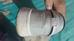 স্নিকার জুতো