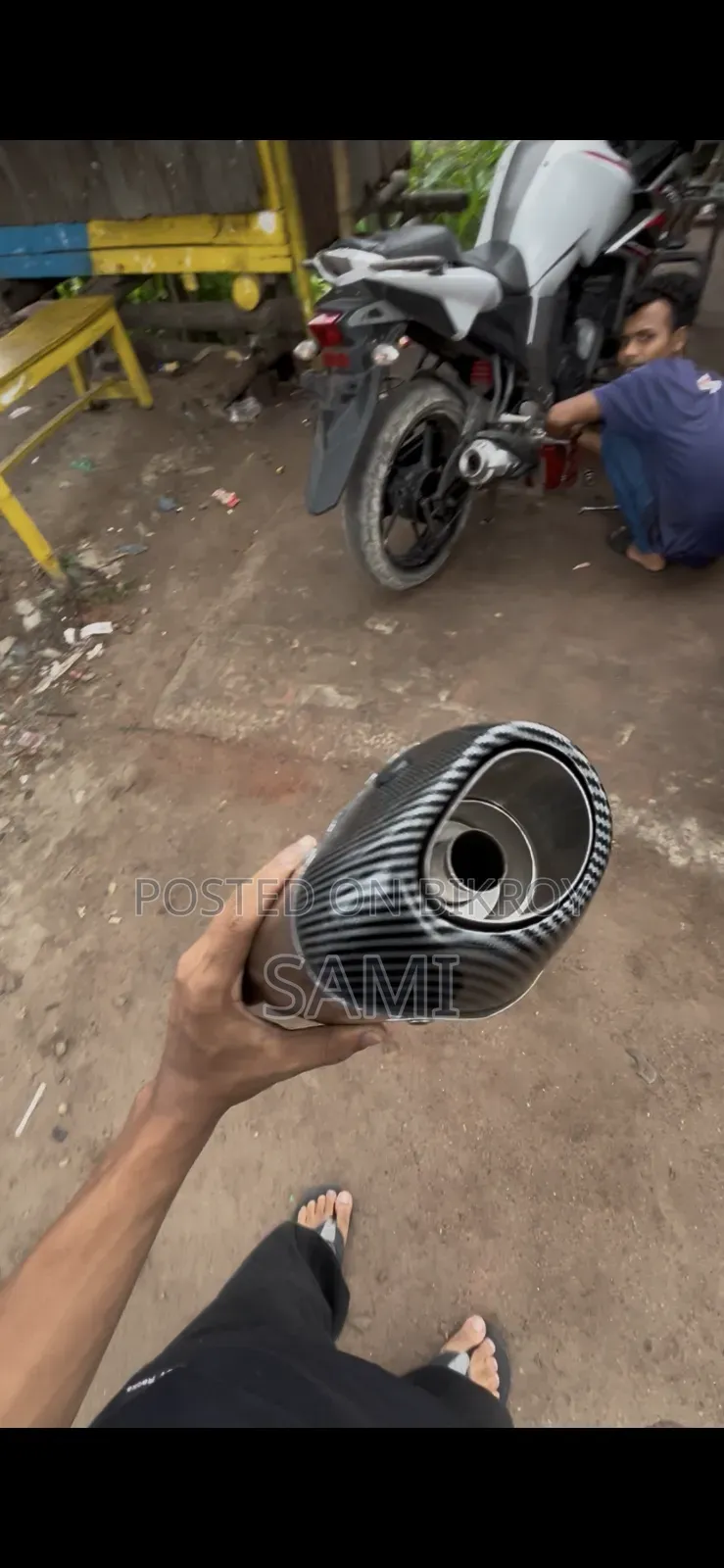 বাইকের জন্য ইয়োশিমুরা আর-৭৭ কার্বন এক্সহস্ট সাইলেন্সার (ফ্রেশ কন্ডিশন)