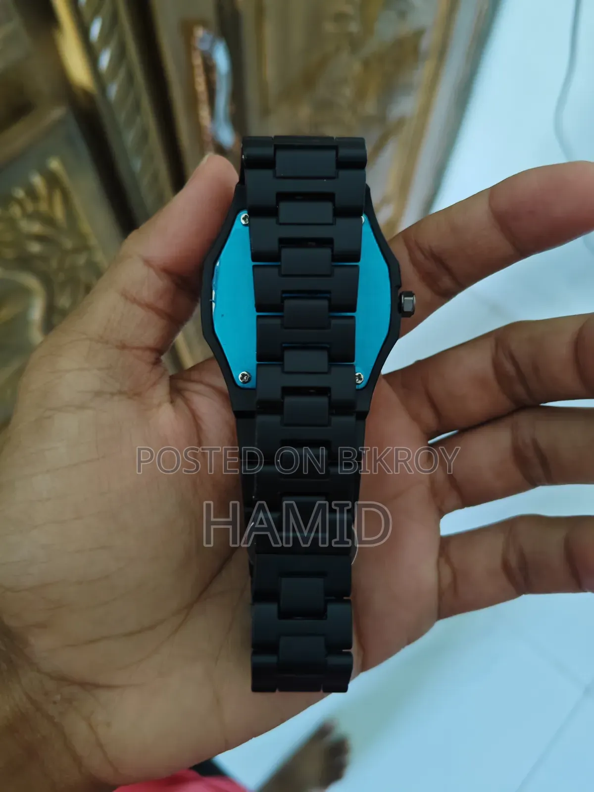 ঘড়ি নতুন।