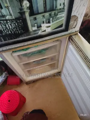 Running working fridge available. Brand new gas filled. If you want to take it, please contact