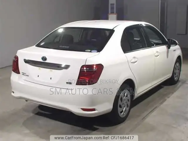 টয়োটা অ্যাক্সিও ২০২১ সাদা