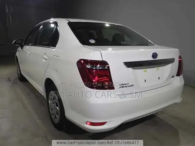 টয়োটা অ্যাক্সিও ২০২১ সাদা