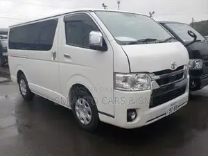 Toyota HiAce 2021 White