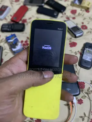 নোকিয়া ৮১১০ হলুদ