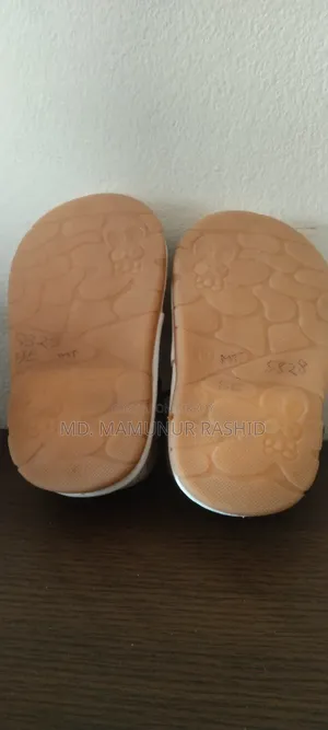 ১ বছর বয়সের বাচ্চার চাইনিজ জুতা