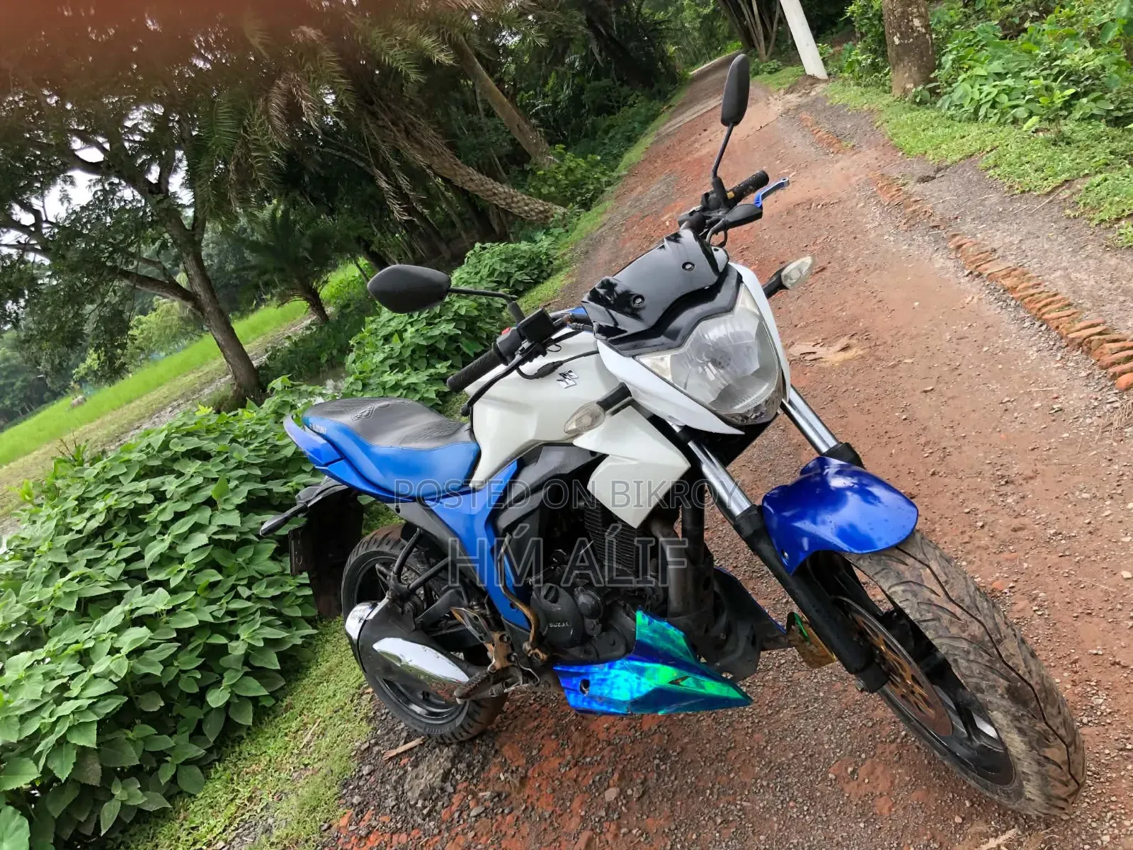 সুজুকি জিক্সার ২০১৬ সাদা