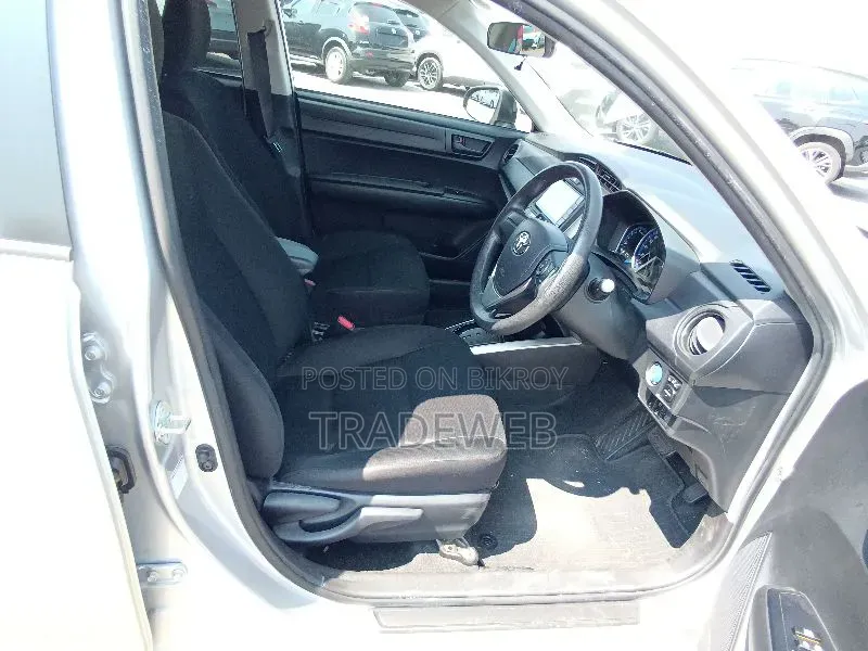 Toyota Corolla Fielder 2021 White