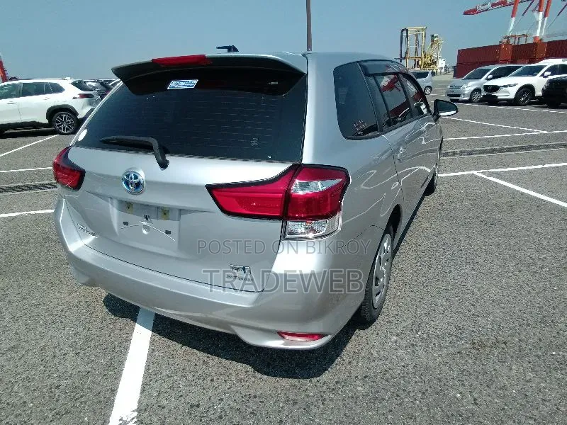 Toyota Corolla Fielder 2021 White
