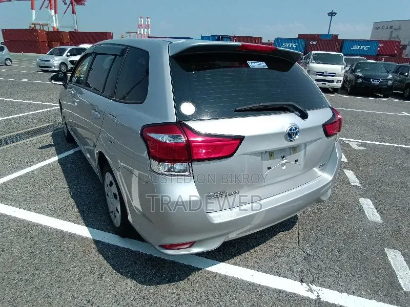 Toyota Corolla Fielder 2021 White