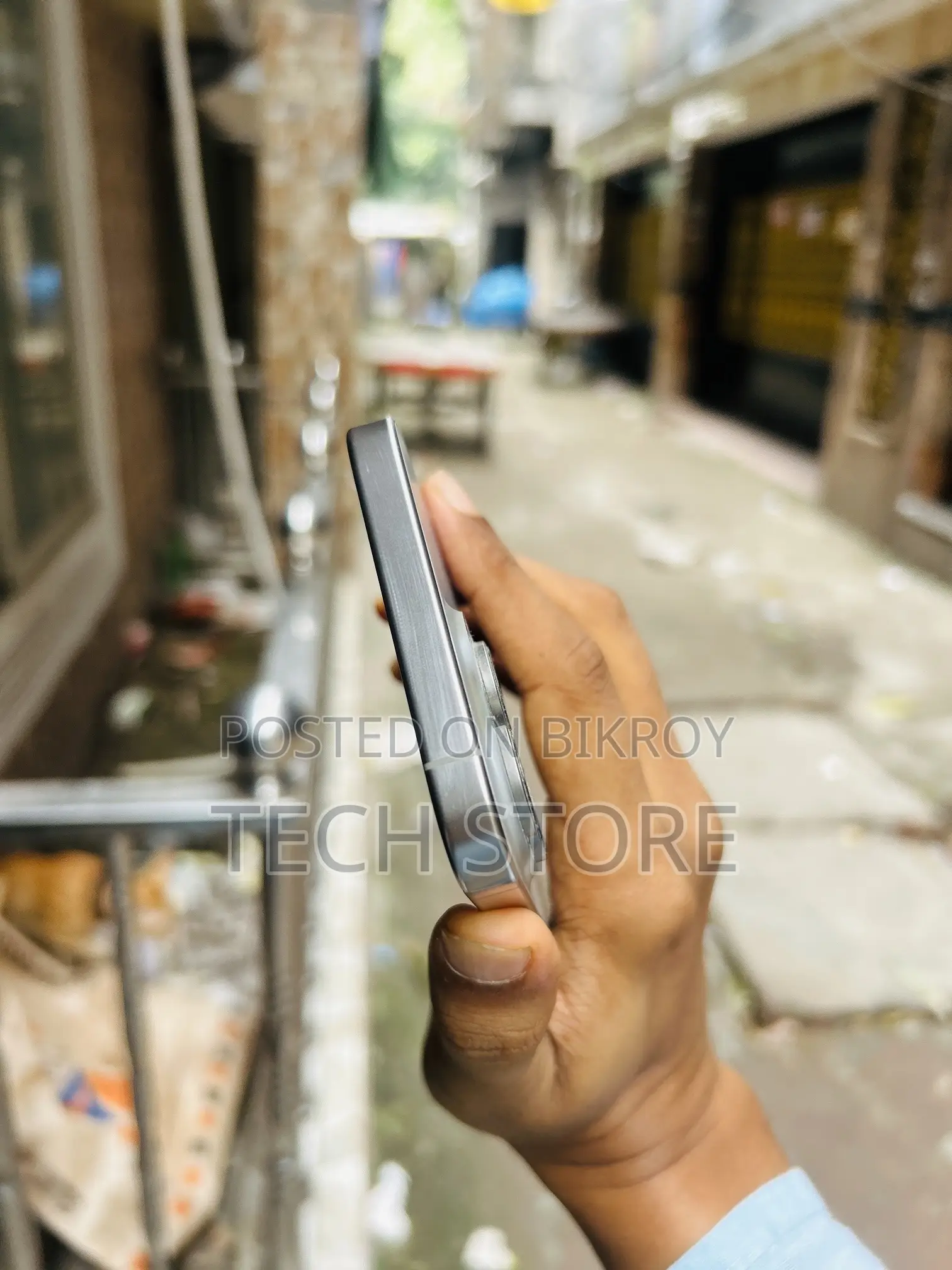 অ্যাপল আইফোন ১৬ প্রো ম্যাক্স ২৫৬ জিবি সিলভার