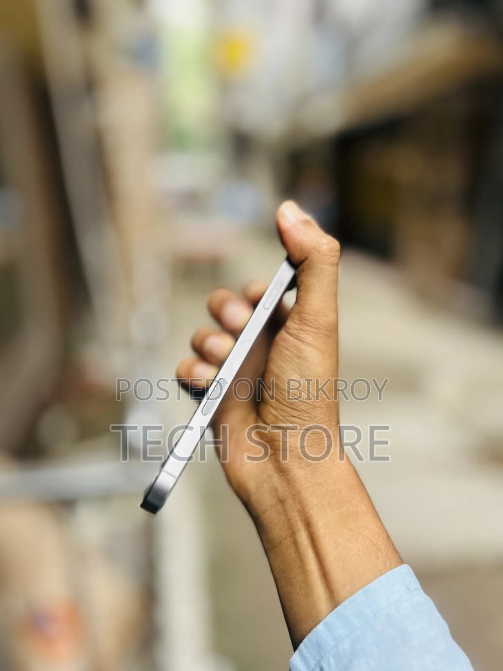 অ্যাপল আইফোন ১৬ প্রো ম্যাক্স ২৫৬ জিবি সিলভার
