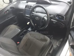 Toyota Prius 2018 Pearl