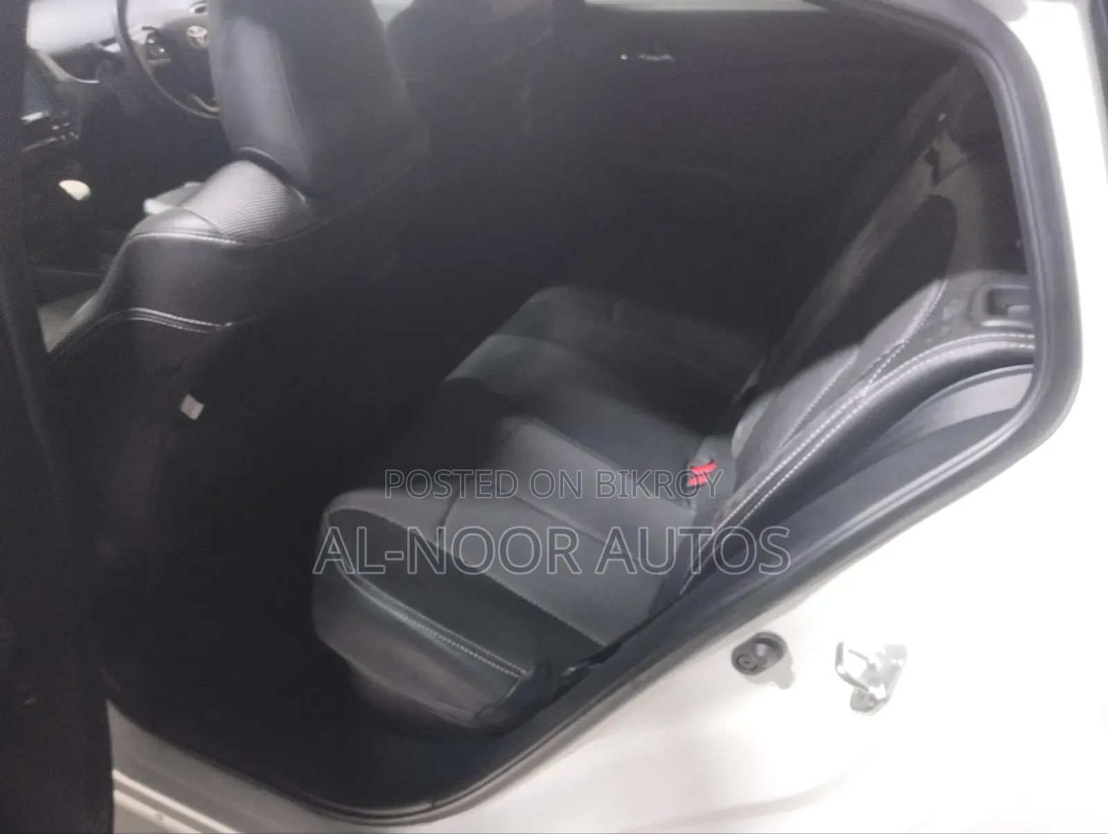 Toyota Prius 2018 Pearl