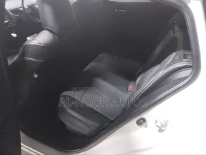 Toyota Prius 2018 Pearl
