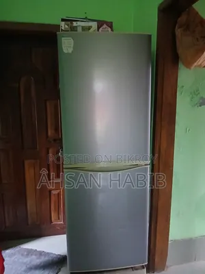 ব্যবহৃত – চমৎকার কন্ডিশনের ডাবল ডোর রেফ্রিজারেটর