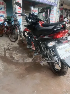 বাজাজ ডিসকভার ১০০ ২০১৬ কালো
