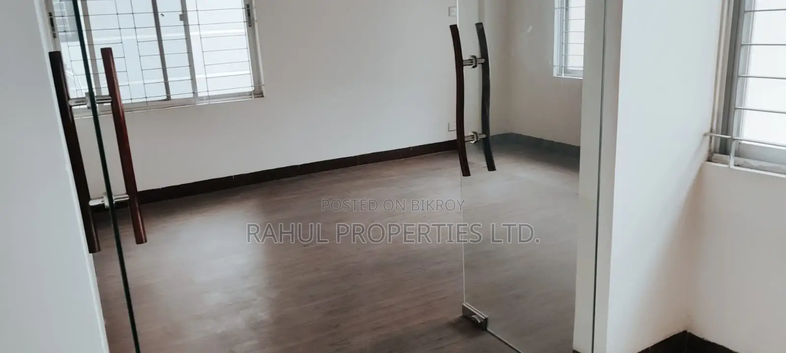 ৩ বেডরুমের অ্যাপার্টমেন্ট বসুন্ধরায় বিক্রয়ের জন্য
