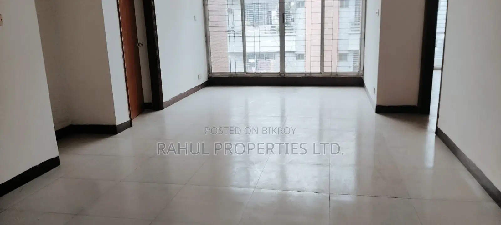 ৩ বেডরুমের অ্যাপার্টমেন্ট বসুন্ধরায় বিক্রয়ের জন্য