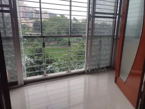 গুলশানে ভাড়ার জন্য আসবাবপত্রসহ ৪-বেডরুমের অ্যাপার্টমেন্ট