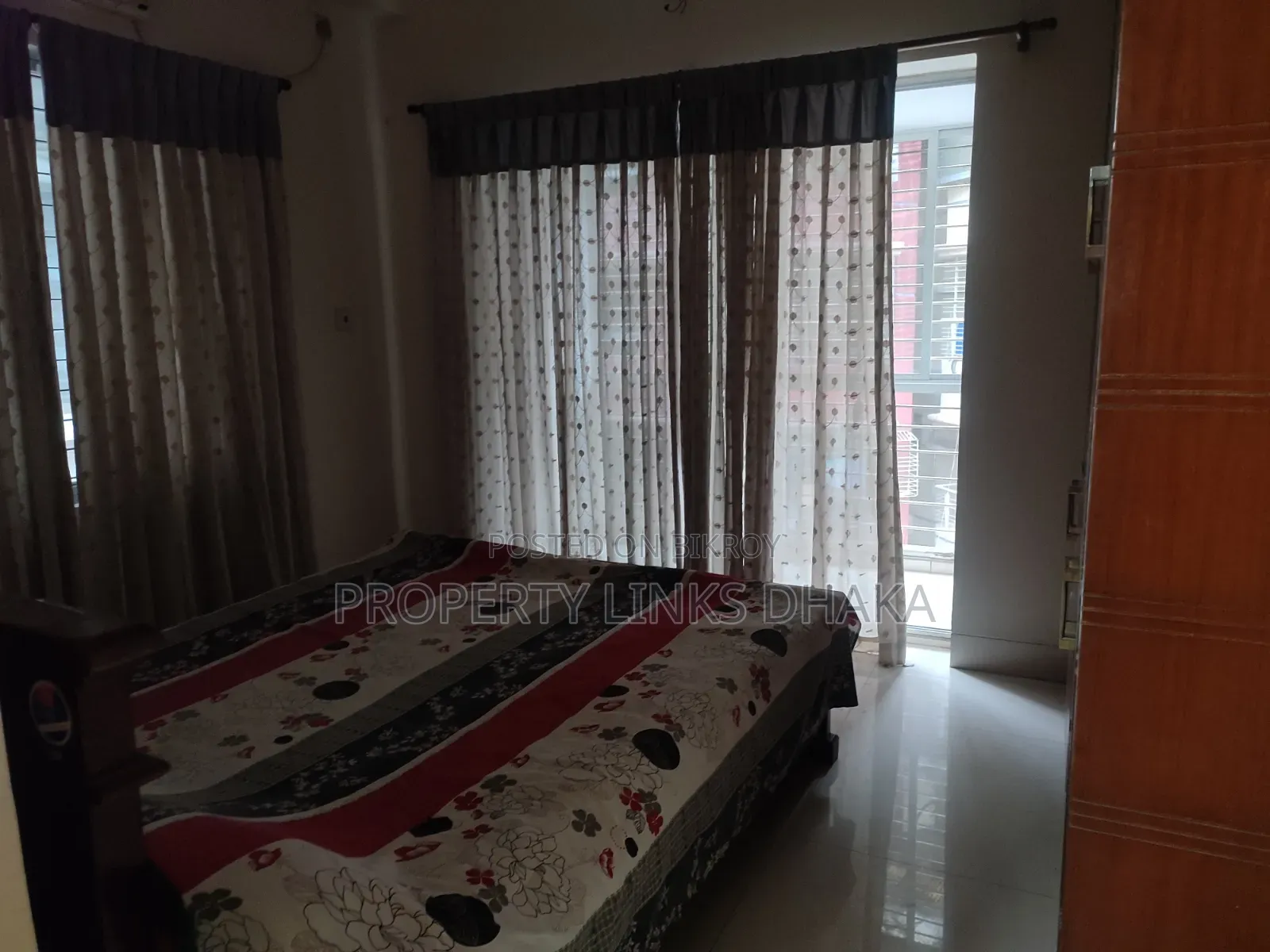 গুলশানে ভাড়ার জন্য আসবাবপত্রসহ ৪-বেডরুমের অ্যাপার্টমেন্ট