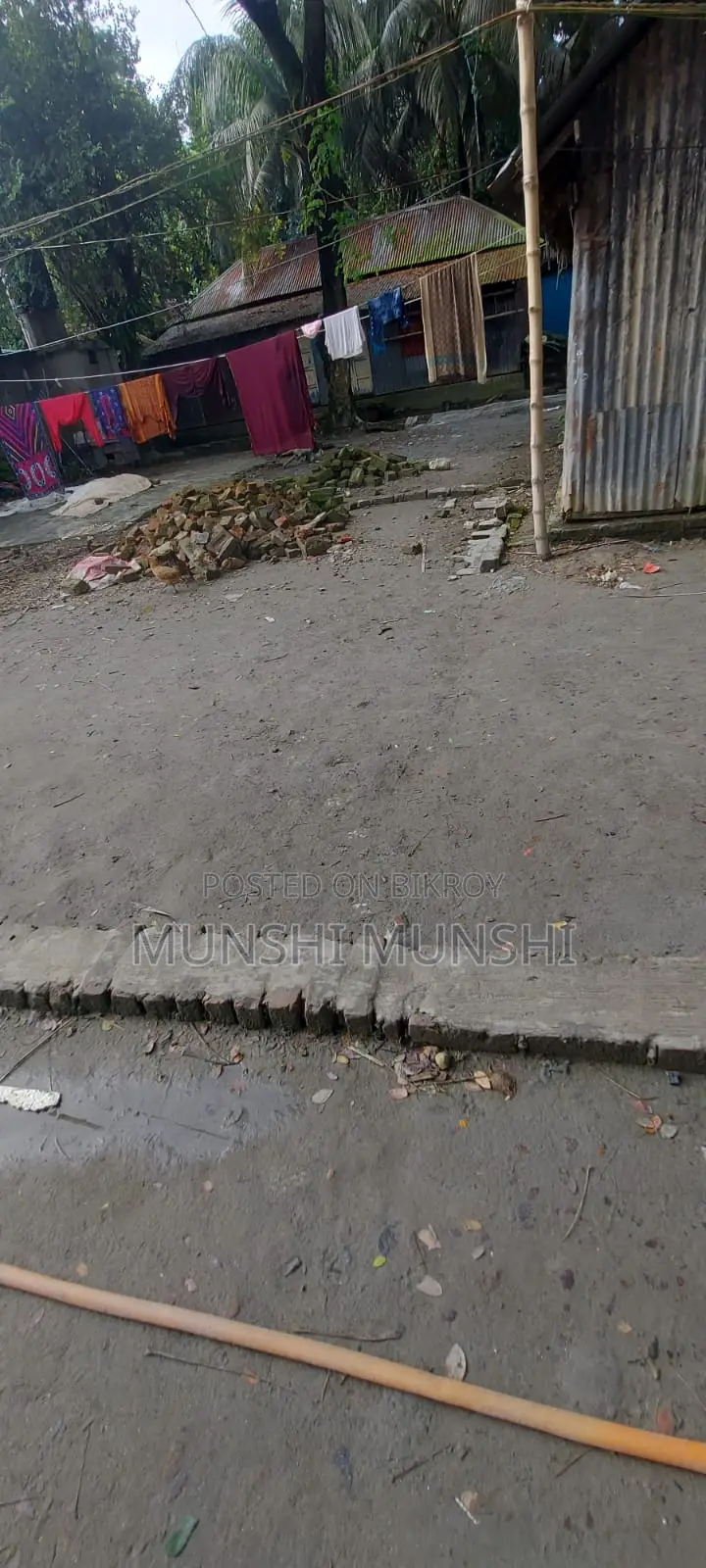 ৬ শতাংশ জমি বিক্রয় হবে। খাগদী বাসস্ট্যান্ড, মাদারীপুর