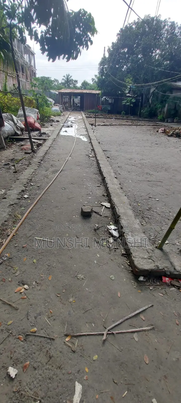 ৬ শতাংশ জমি বিক্রয় হবে। খাগদী বাসস্ট্যান্ড, মাদারীপুর