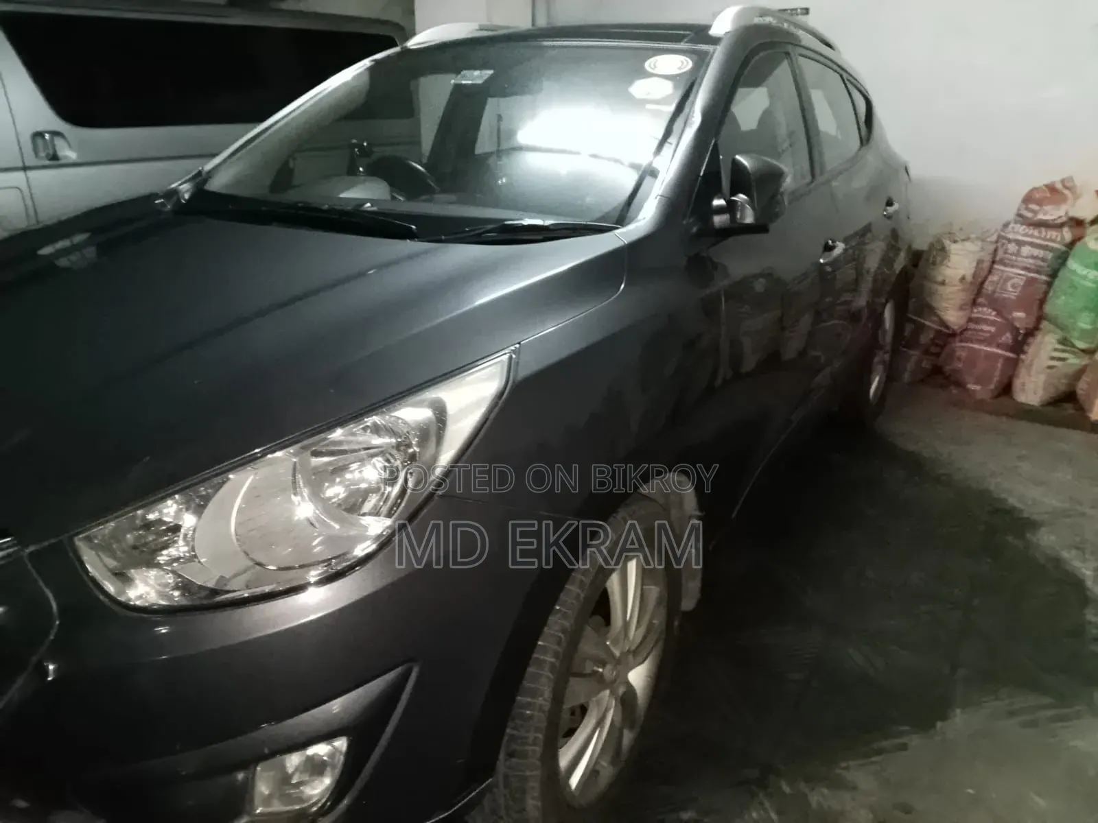Hyundai Tucson GL Front-Wheel Drive 2011 Black