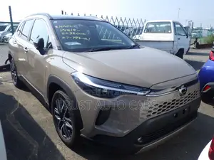 টয়োটা করোল্লা ক্রস ২০২৬ বাদামী