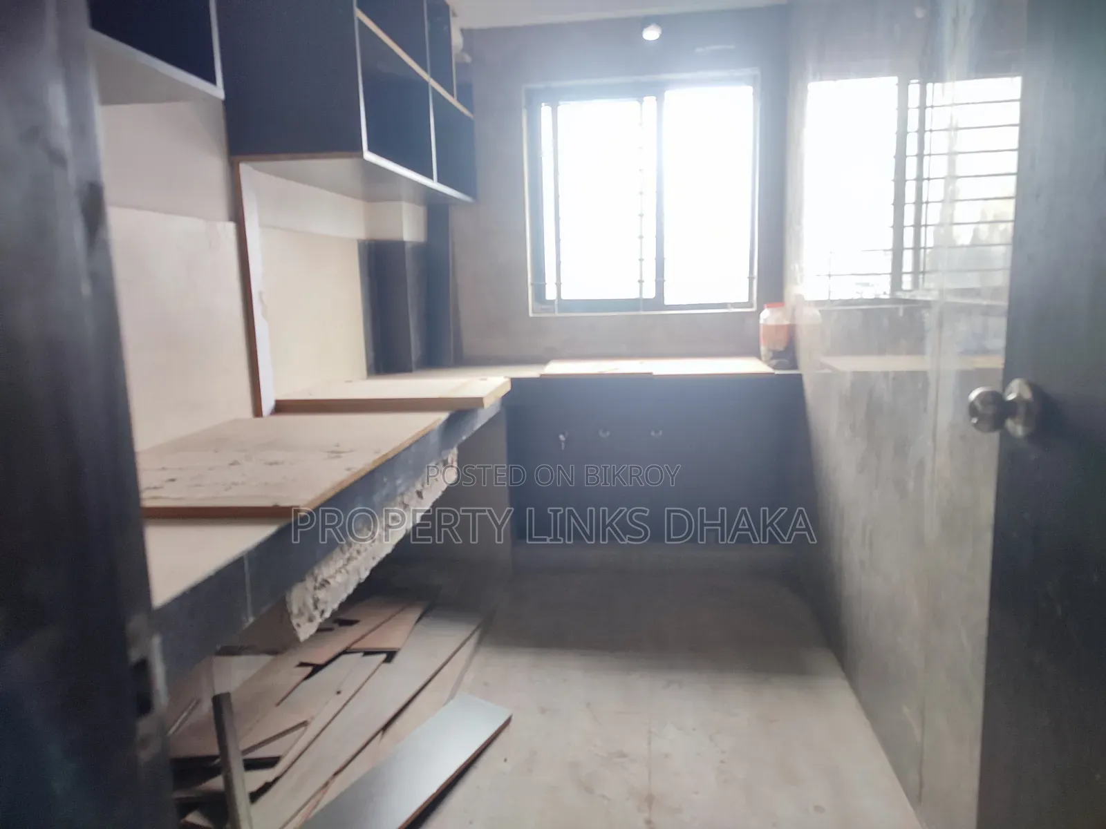 বসুন্ধরার পাশে বারিধারায় ৩ বেডরুমের অ্যাপার্টমেন্ট বিক্রয়ের জন্য