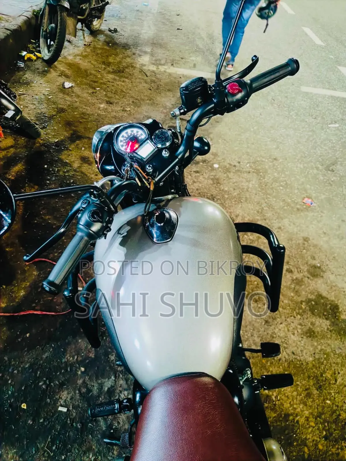 Royal Enfield Classic 350 2025 Gray
