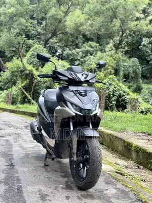 নতুন হিরো জুম ১২৫ ২০২৫ ব্ল্যাক