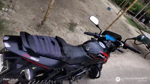 বাজাজ পালসার ১৫০ ২০২৩ কালো