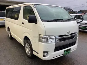 Toyota HiAce 2021 White