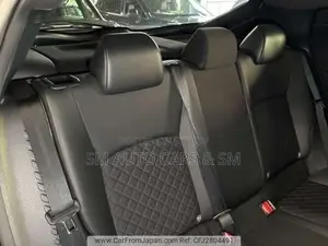 টয়োটা সি-এইচআর ২০২১ পার্ল