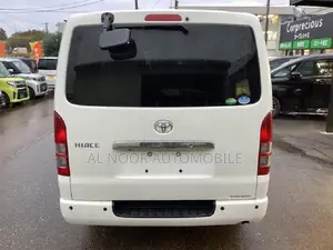 Toyota HiAce 2021 White