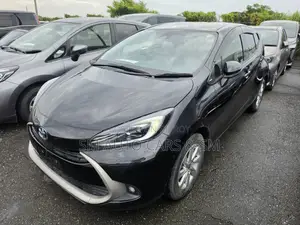 টয়োটা অ্যাকুয়া ২০২২ ব্ল্যাক