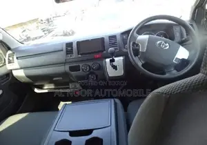 Toyota HiAce 2021 Silver