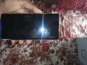 টেকনো ক্যামন ৪০ প্রো ফোরজি ২৫৬ জিবি কালো